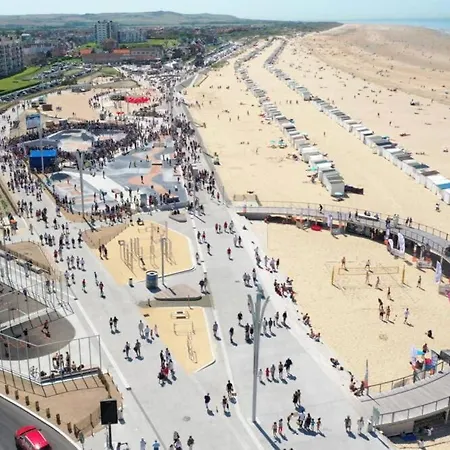 Hypercentre Calais, 4 Voyageurs