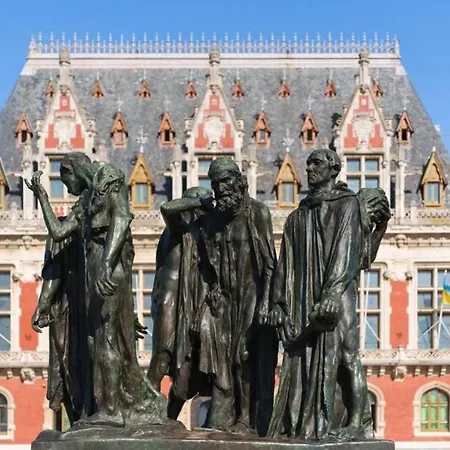 Hypercentre Calais, 4 Voyageurs *